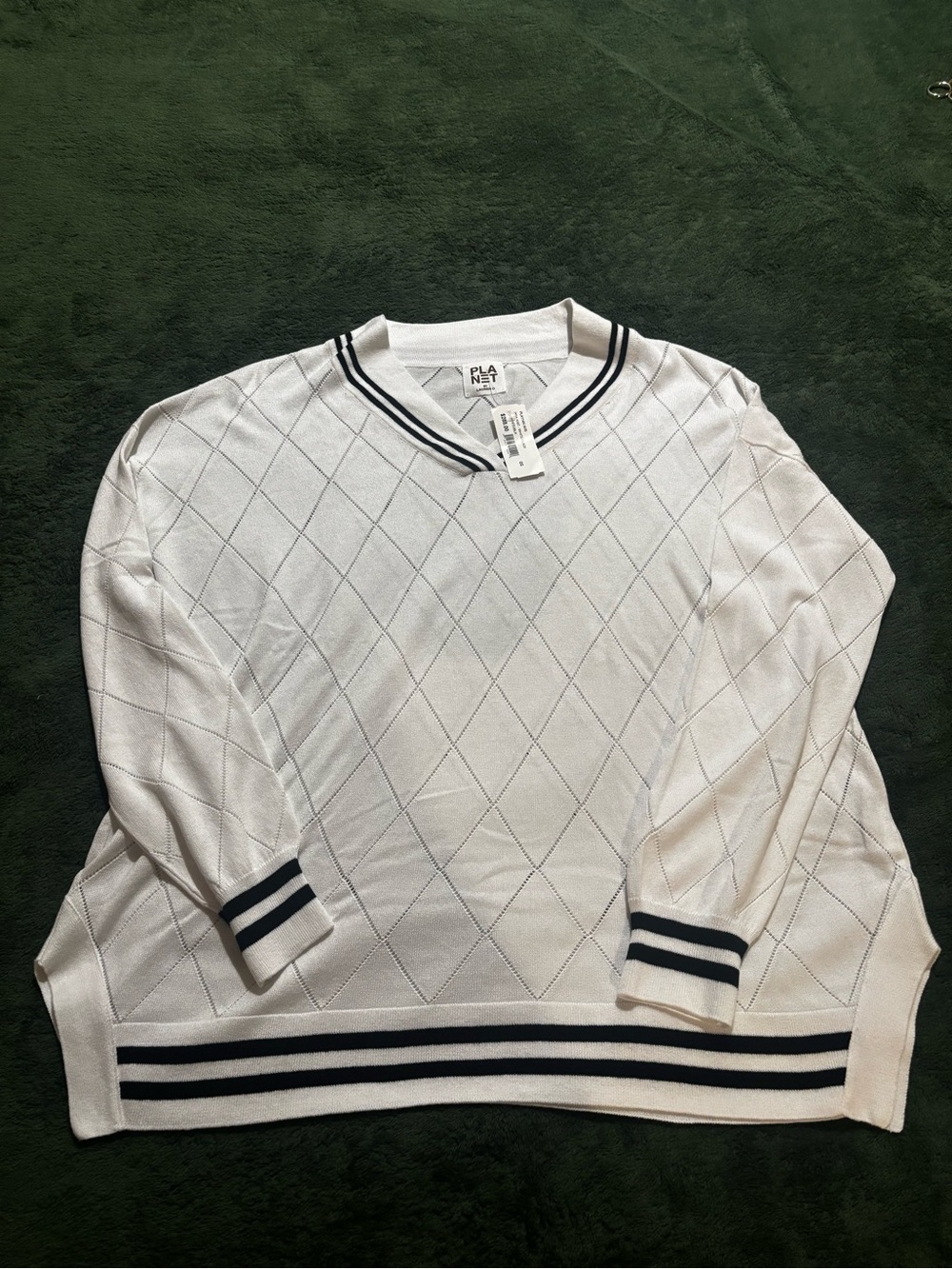 NWT Planet by Lauren G One size Pullover White Black Trim v neck sweater